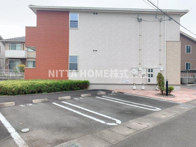 サンシャインⅡの駐車場|敷地内に駐車場を完備★