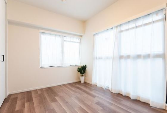 ライオンズマンション八戸ノ里 弐番館 の洋室