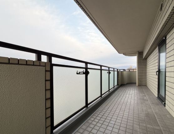 ライオンズマンション八戸ノ里 弐番館 のバルコニー|北向きバルコニー