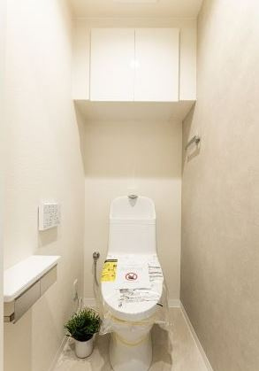 ライオンズマンション八戸ノ里 弐番館 のトイレ|温水洗浄便座