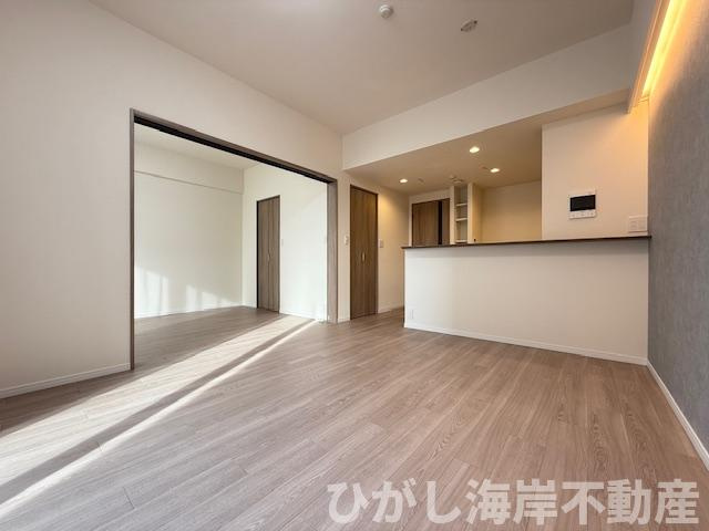 プリムローズ平塚の居間・リビング|新規リフォーム完了！　12.1帖　LDK