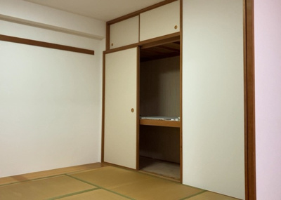 【子供部屋】 | タウンズ八王子パークリッジ | 子供が何人でも年齢によっては、受験時にしっかり壁のある個室があった方が良い場合もあります。難しい問題ですが、兄弟の人数や、性別や年齢差によって状況が異なりますので、数年後のこともしっかり考えましょう。