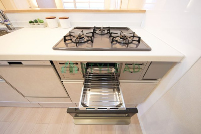 【キッチン】 | ネオハイツ楠町 | 魚焼きグリル付きガスコンロ