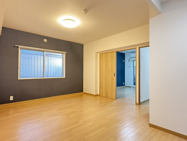 コスモ浦和原山の居間・リビング|ゆったりとしたリビングです