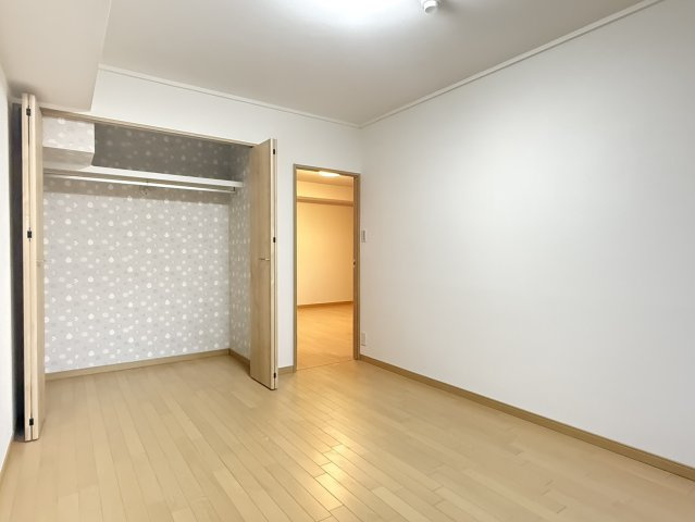 コスモ浦和原山の洋室|コンパクトで使いやすい洋室です