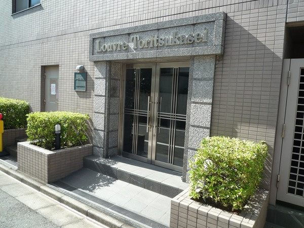 ルーブル都立家政のエントランス