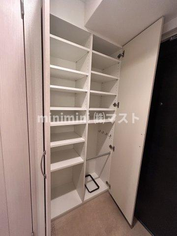 グランルージュ中之島南の収納