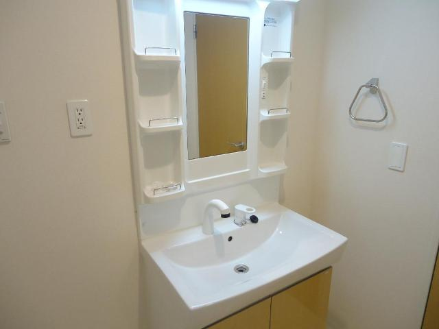 サンフィット　フジマンＣ棟の独立洗面台|洗髪洗面化粧台