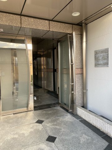 ヴェルドミール喜志のエントランス