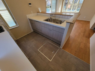 【キッチン】 | 甲斐市中下条 建物全面改装 平成2年築 中古戸建 北東角地 | 新品交換済みのキッチン