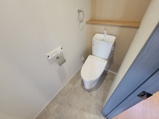 【トイレ】 | 甲斐市中下条 建物全面改装 平成2年築 中古戸建 北東角地 | 2階トイレにもウォシュレット付き