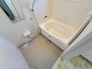 【浴室】 | 甲斐市中下条 建物全面改装 平成2年築 中古戸建 北東角地 | お風呂も新品交換済み