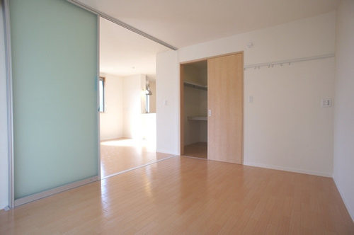 シャーメゾン北篠崎の居間・リビング|洋室～キッチン♪