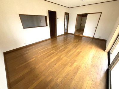 【居間・リビング】 | 【定期借地権】生駒郡平群町菊美台3丁目