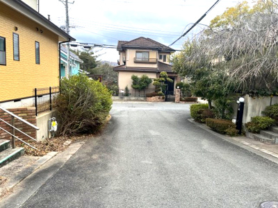 【前面道路含む現地写真】 | 【定期借地権】生駒郡平群町菊美台3丁目