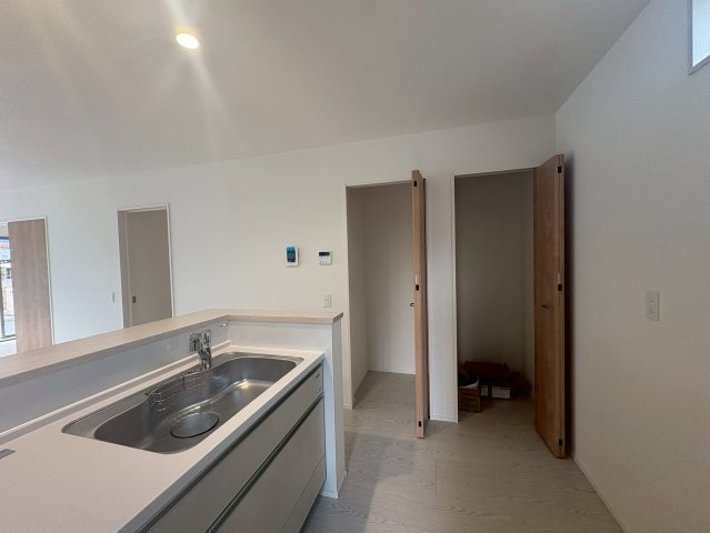 行橋市行事2丁目3期　新築一戸建ての収納|キッチン横にも収納スペース付きで便利♪♪
【行橋市　新築戸建て】