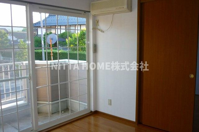 リーバイバーの居間・リビング|カップル、新婚さんにもオススメ２ＤＫの間取り♪