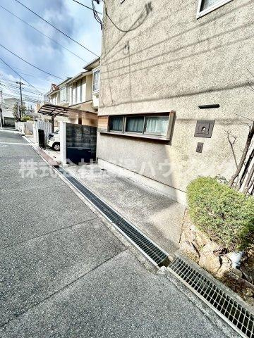 ミストレスカサスの駐車場