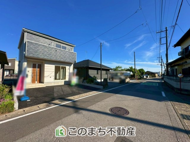 CRADLEGARDEN宇都宮市江曽島町第3　1号棟の前面道路含む現地写真|前面道路は広々としてます！運転が苦手な方でもお車の出し入れ簡単で安心です☆
