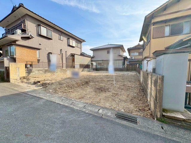 栗東市川辺　建築条件無し売土地の前面道路含む現地写真