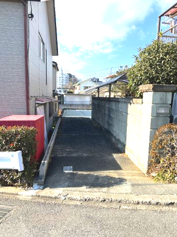 青梅市河辺町3丁目　土地全1区画の前面道路含む現地写真