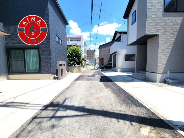 福津市中央６丁目第6-2棟（2号棟）の前面道路含む現地写真|前面道路です。