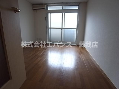 【寝室】 | サンフォーレA | ゆとりの広さです