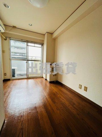 仲介手数料0円！ヴィラカレッジウエストの居間・リビング