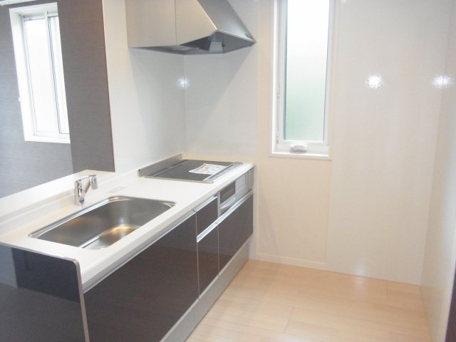 シャーメゾン・鈴鹿Bのキッチン|退去前の為、同じ物件内のお部屋の参考画像となります。