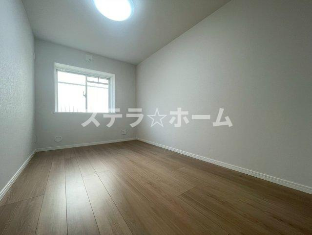 リバーサイドともぶち第一住宅14号棟の洋室|落ち着いた色調の洋室です