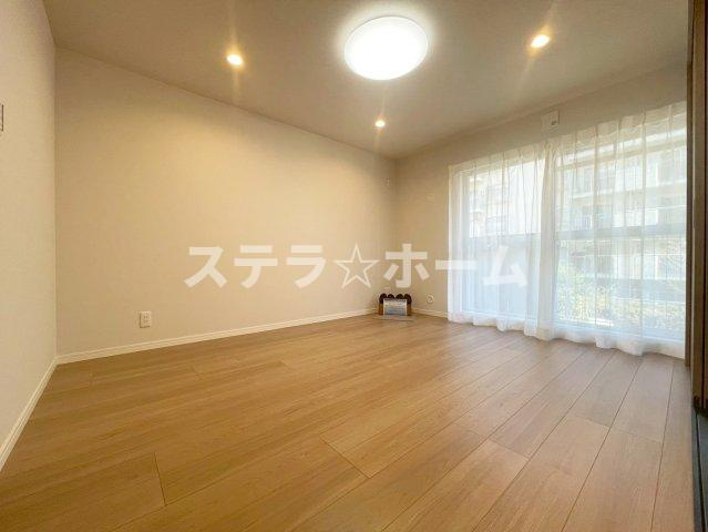 リバーサイドともぶち第一住宅14号棟の洋室|使い勝手のいい洋室です