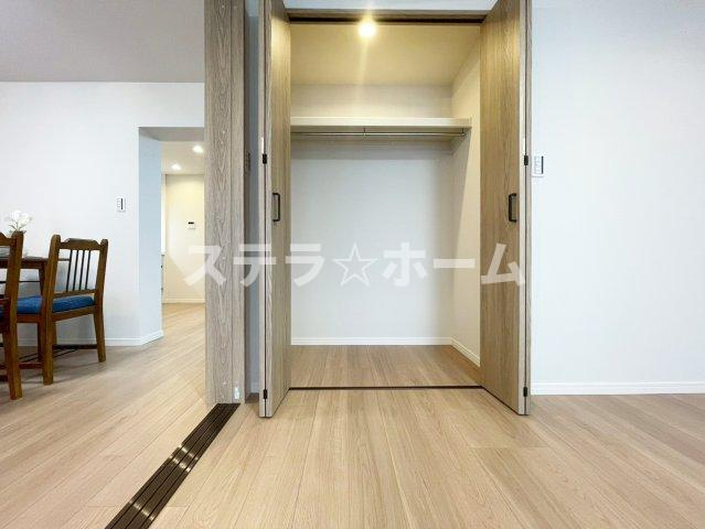 リバーサイドともぶち第一住宅14号棟の収納|便利な収納スペースです