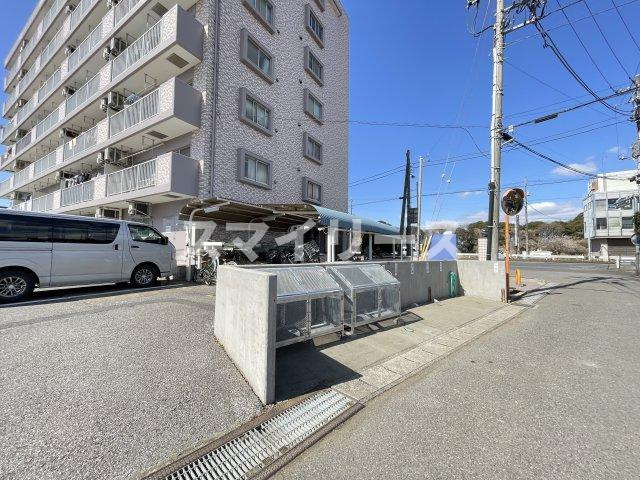 エトアールS の駐車場