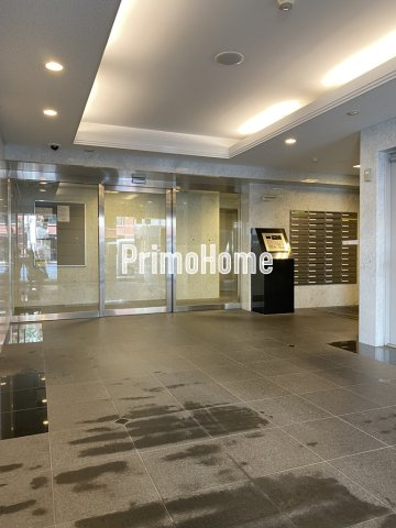 メインステージ神田駅前のロビー