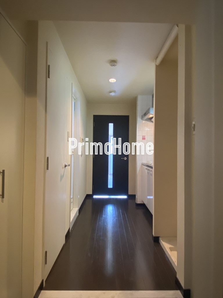 メインステージ神田駅前の玄関