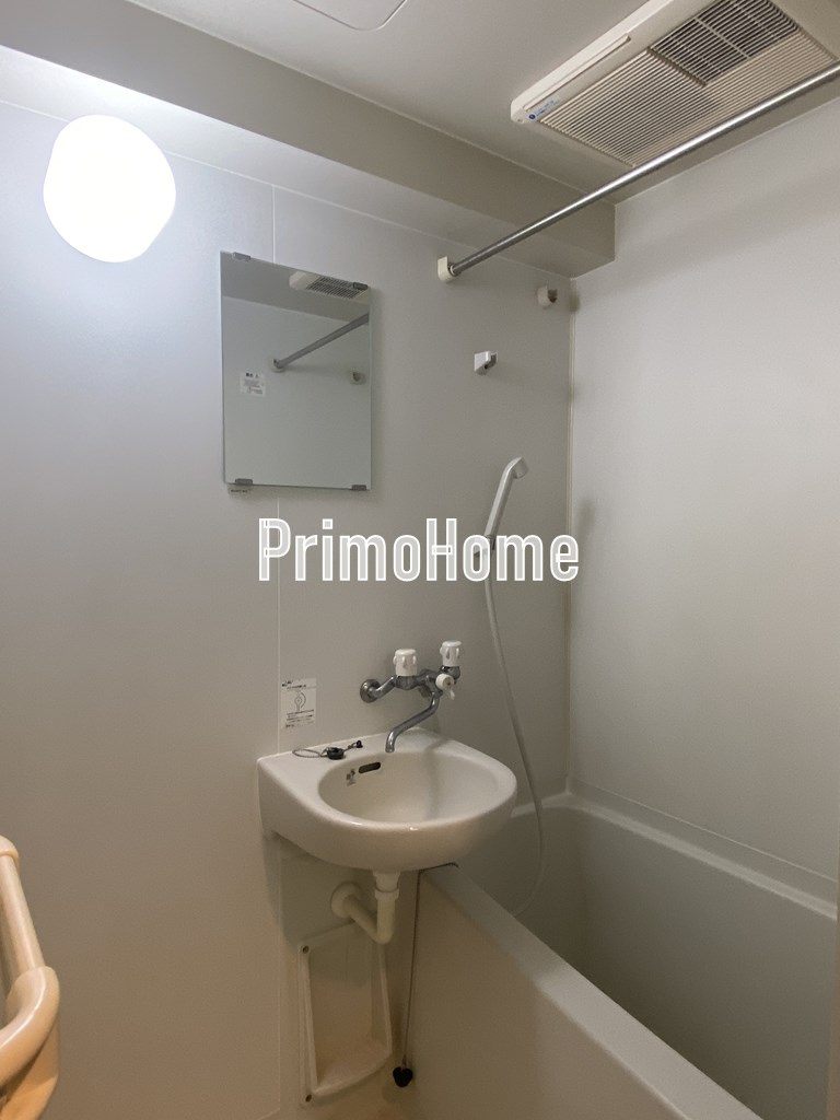 メインステージ神田駅前の浴室