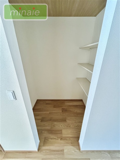 【収納】 | 可動棚付きフリースペース　八木が谷1丁目　全2棟　B号棟 | パントリー　同プラン