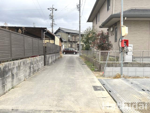 高浜市向山町第5　新築戸建＜2号棟＞の前面道路含む現地写真