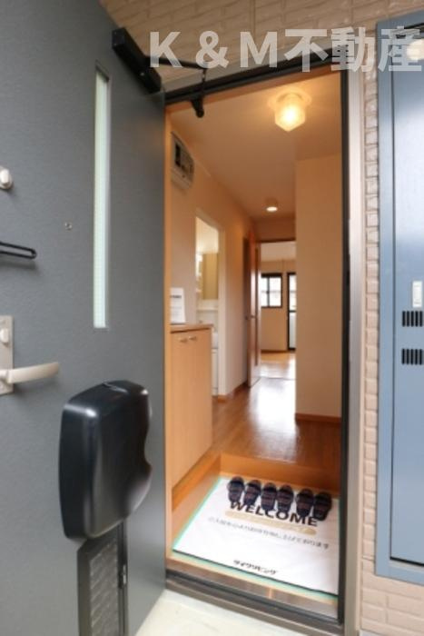 ベルドムールＣＴＤの玄関|明るい玄関です