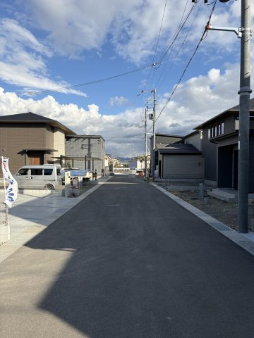 岩出市中迫・新築戸建・54741の前面道路含む現地写真