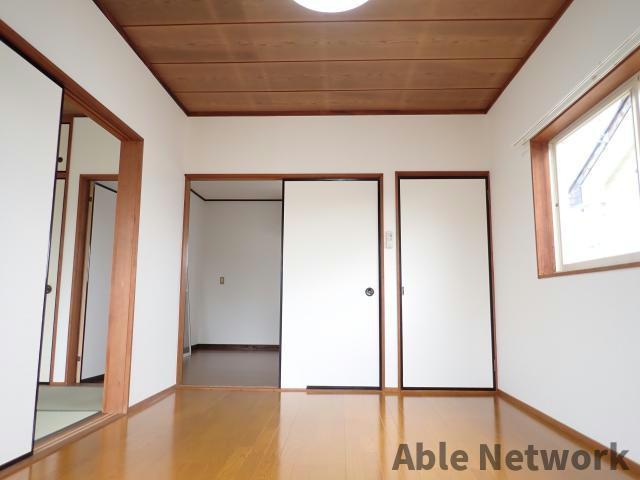 メゾンルピナの洋室