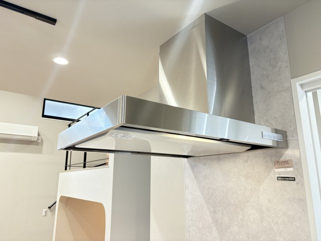 磯城郡田原本町大字千代のキッチン|スタイリッシュな換気扇