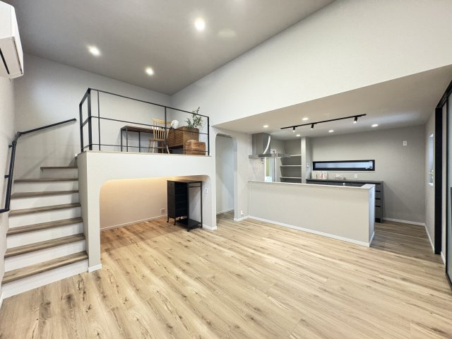 磯城郡田原本町大字千代の居間・リビング|こだわりの内装がおしゃれなリビングです