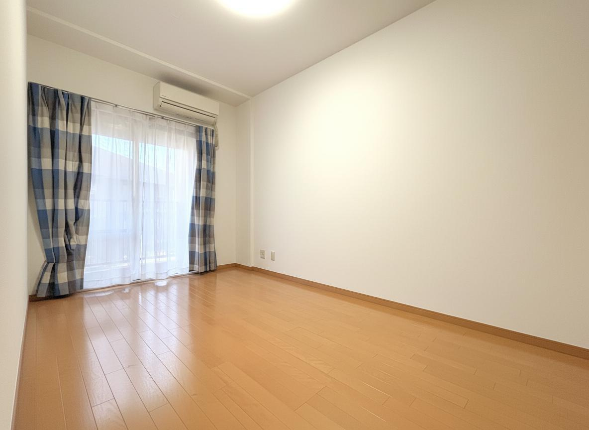 洋室約6.1畳はクローゼット収納が2ヶ所あるのでお子様のお部屋にぴったりです★※画像は実際の写真にAI加工（家具や調度品の削除や配置）を加えたもので実際とは異なる場合があります