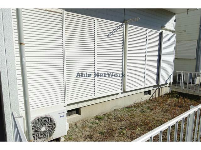 メゾンルピナのバルコニー|防犯雨戸付き