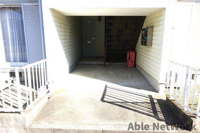 メゾンルピナのエントランス