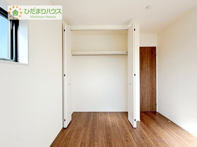 【収納】 | 第1下妻市下妻丙　新築戸建 | 季節物の衣類もスッキリ収納できる、ウォークインクローゼット完備です！！