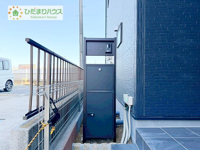【設備】 | 第1下妻市下妻丙　新築戸建 | 収納付き玄関ポスト！不在時でも置き配可能です♪