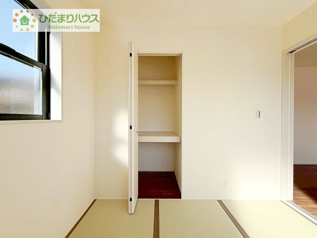 【収納】 | 第1下妻市下妻丙　新築戸建 | 和室の収納は横開きクローゼット！
しまった物の出し入れも楽々です(^^)