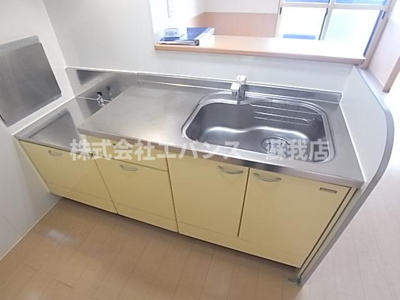 【キッチン】 | アヴァンセ八幡B | キッチンでお料理をお楽しみください